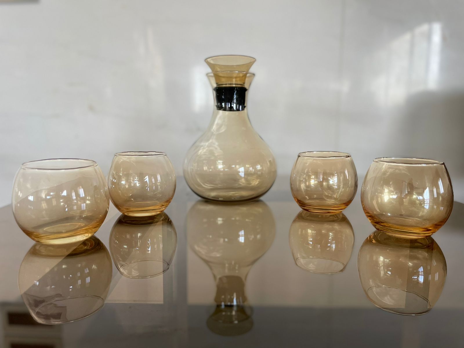 Carafe with 4 cups