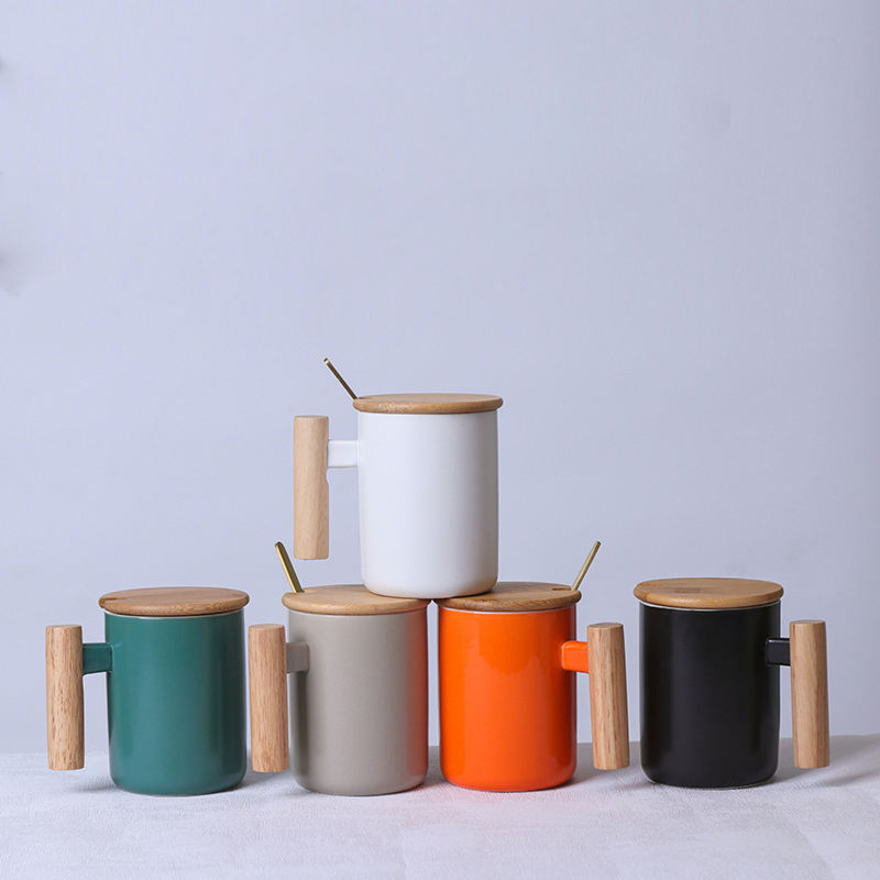 Ceramic Mug with Wooden Lid and Spoon - White