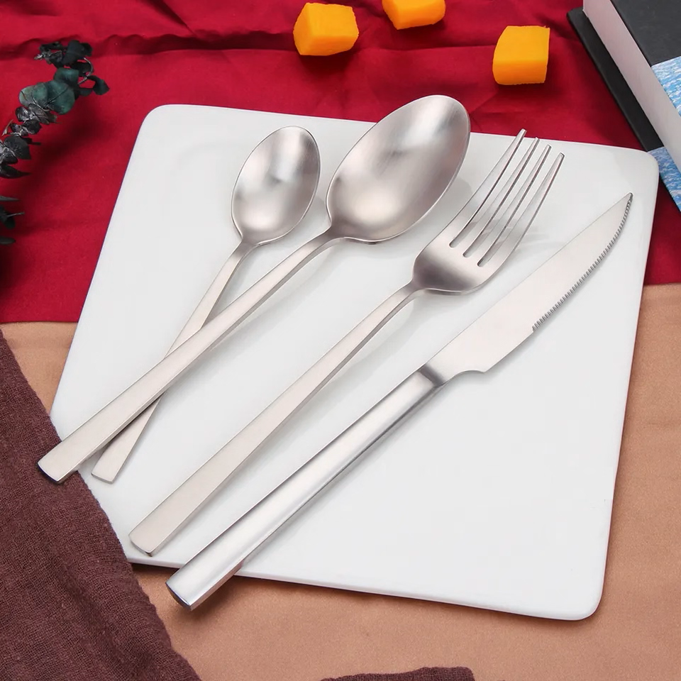 Classic Cutlery Set - Silver