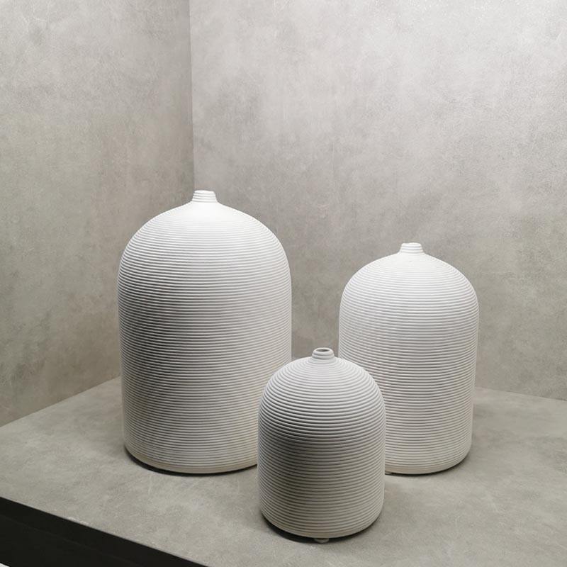 Medium Ripple Vase - White