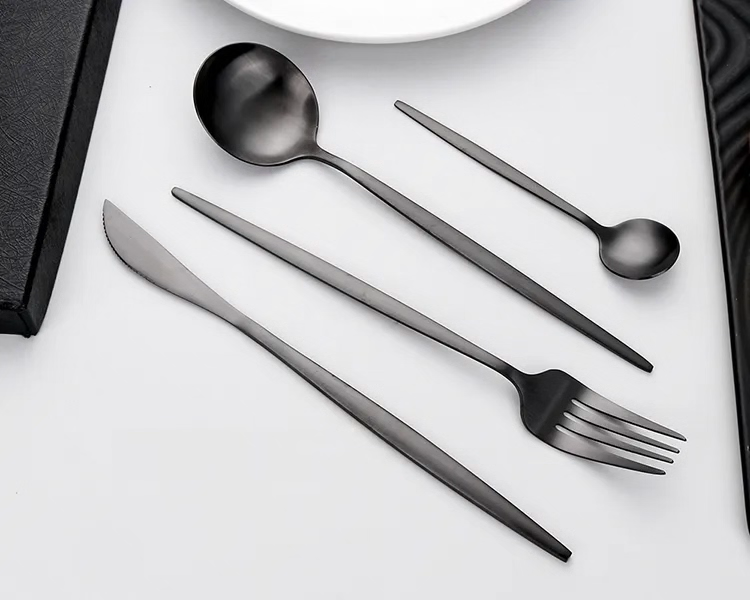 Sleek Cutlery Set - Black